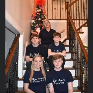 Meet your Posher, Laurie